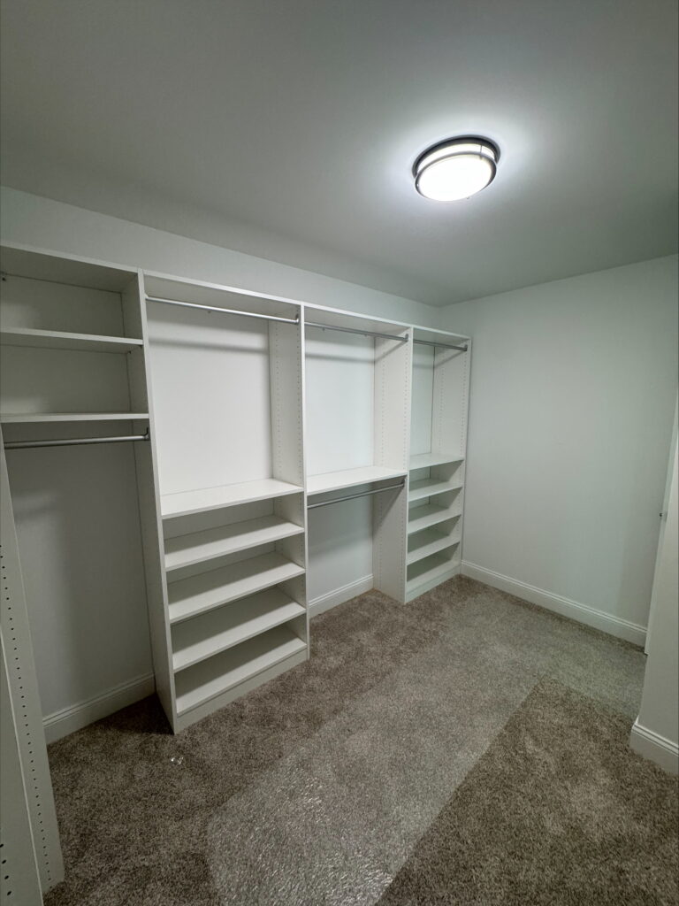 LAM walk in no drawers